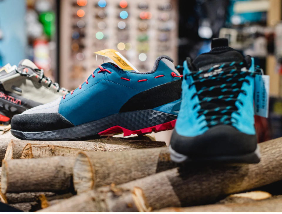 Hauptgeschäft im Zentrum INTERSPORT Sommer-Sortiment