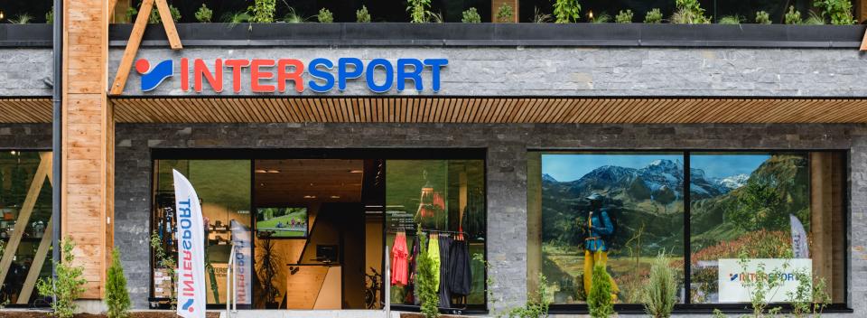 Hochalmbahn Talstation INTERSPORT Außenbereich